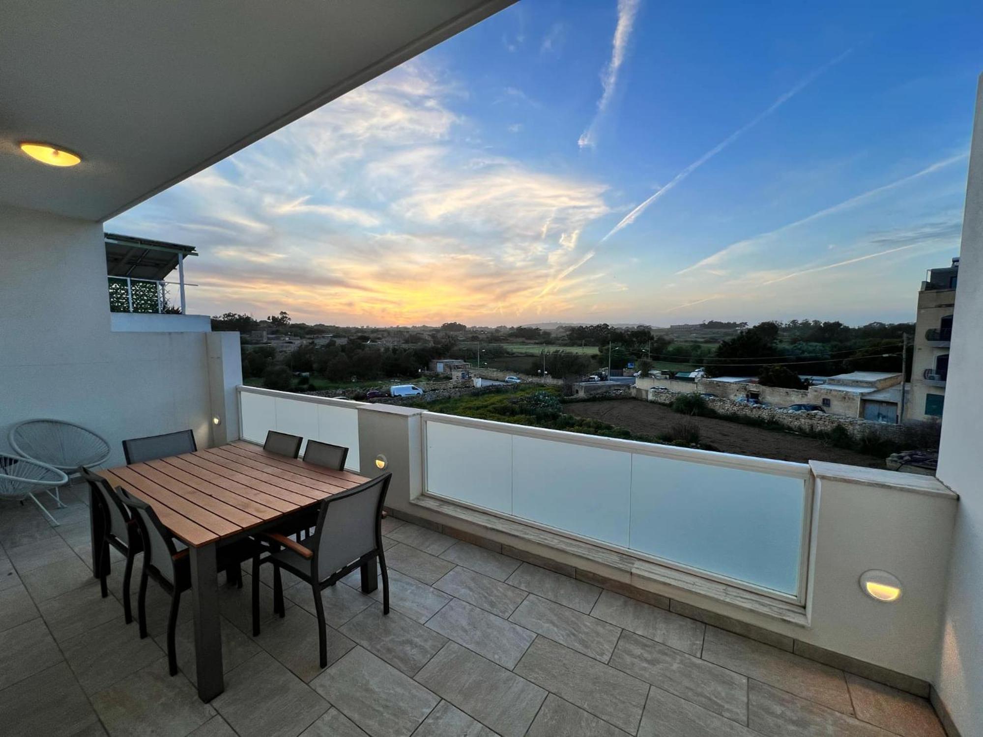 Carousel Apartments Qrendi Ngoại thất bức ảnh